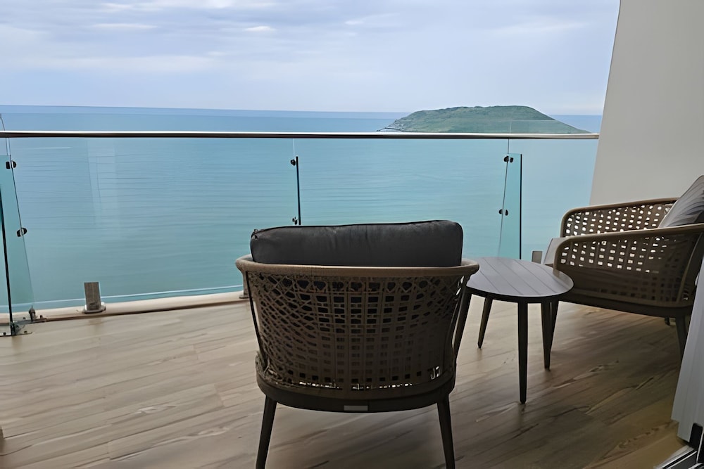 Camino al Mar a pie de Playa in Mazatlan, Mexico