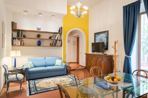 Signoria Apartment with patio — 4-Star Luxury Hotel in Florence, Italy