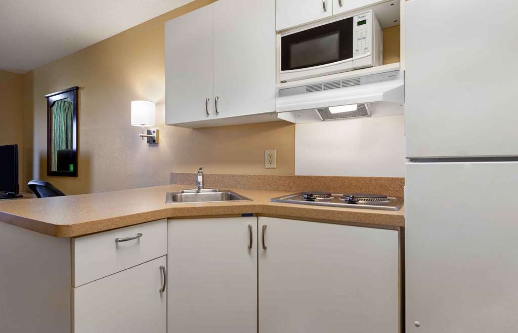 Extended Stay America Suites Madison Junction Court - photo 10