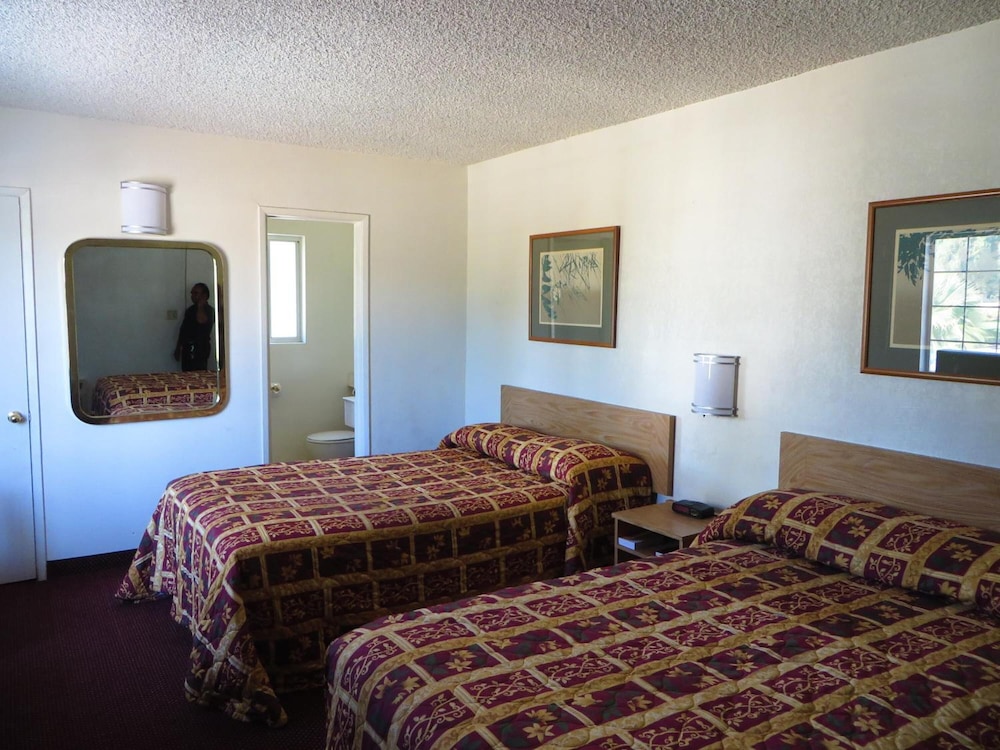 American Inn Ontario - photo 27