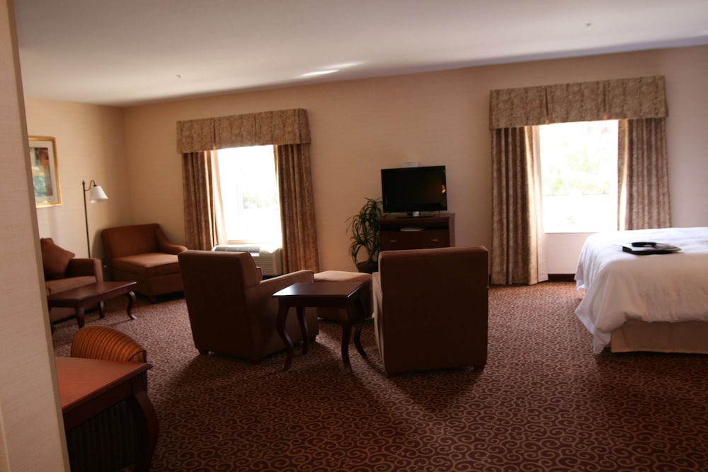 Hampton Inn Goshen - photo 14
