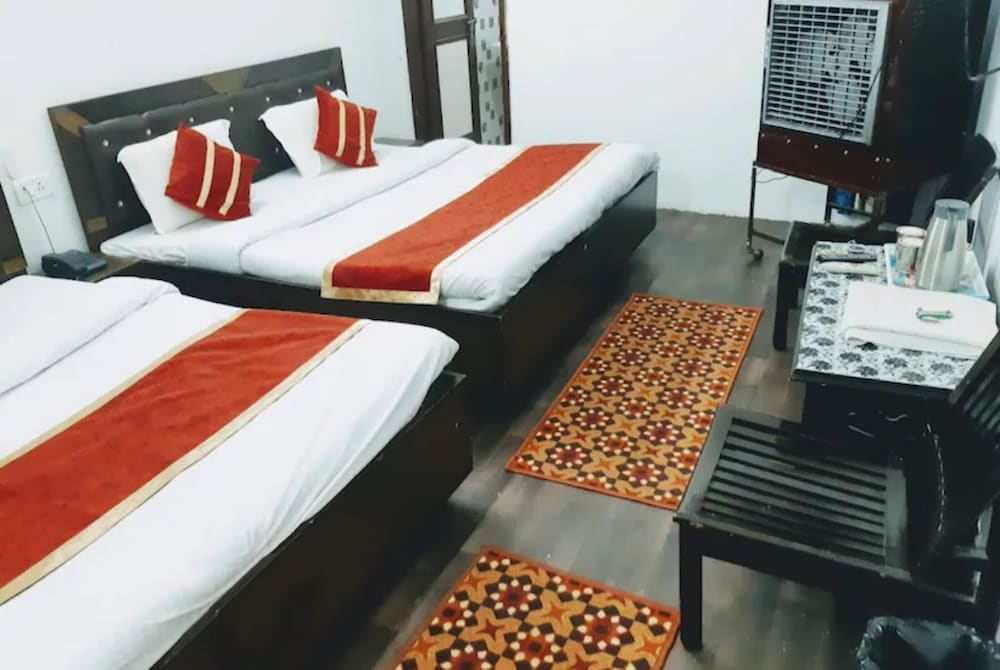 Goroomgo Madhu Palace Katra in Riasi, India