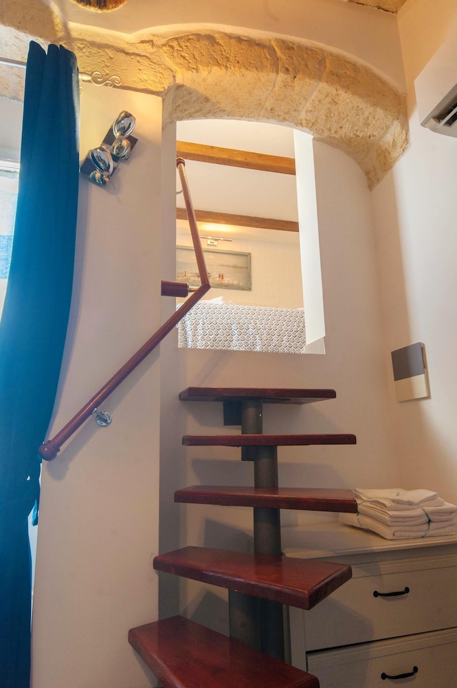 Charming Apartment in Trani with City View and Parking. — 4-Star Luxury Hotel in Trani, Italy