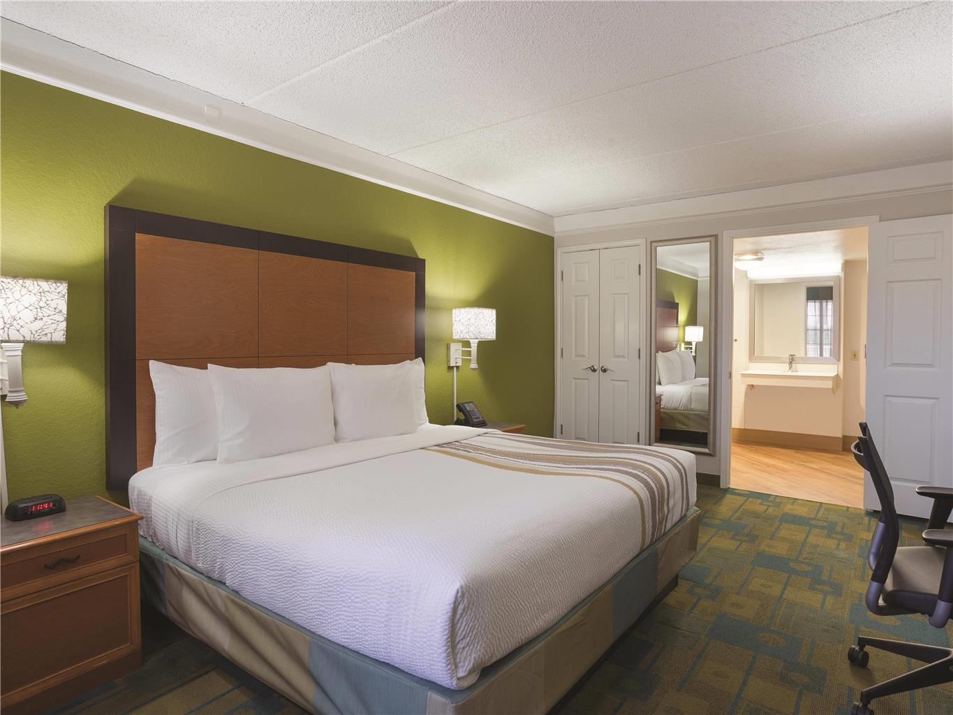 La Quinta Inn by Wyndham San Diego Chula Vista - photo 11