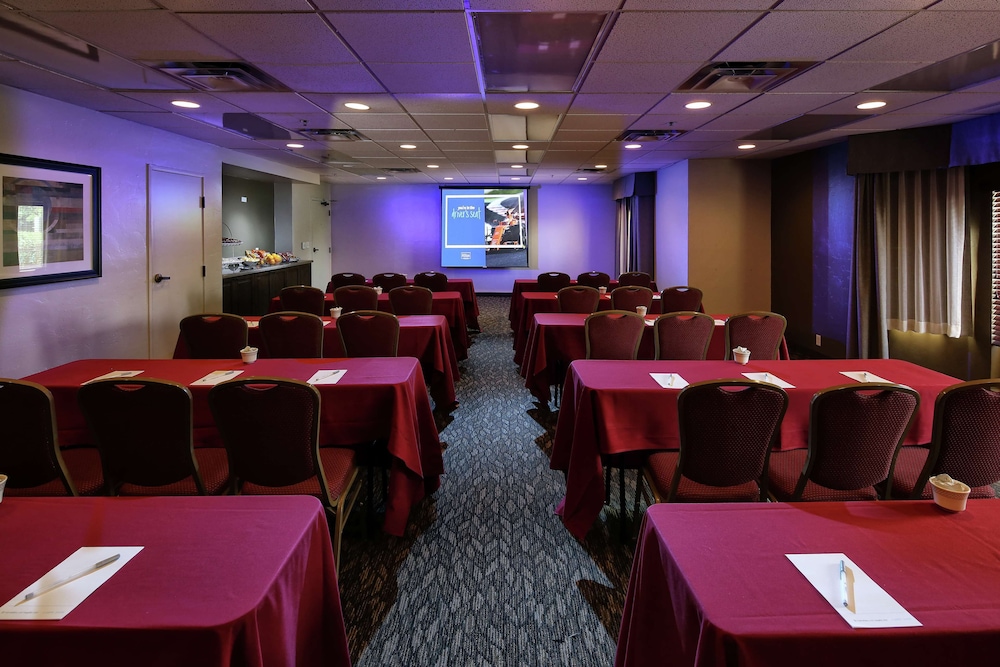 Hampton Inn & Suites Tucson Mall - photo 41