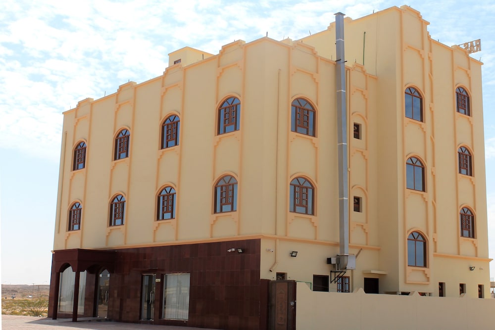 Oyo 107 Ras Al Hadd Waves Hotel in Muscat, Oman