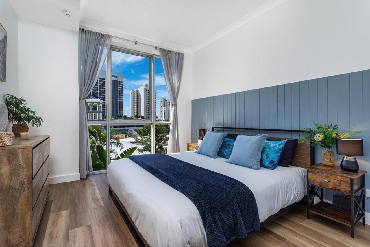 'The Ocean Breeze Getaway' by Inn Paradise — 4-Star Luxury Hotel in Gold Coast, Australia