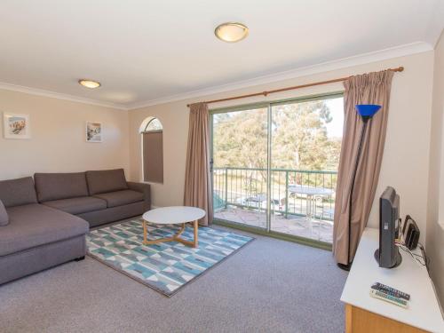Cobb and Co 3 39 Cobbon Cres in Jindabyne, Australia
