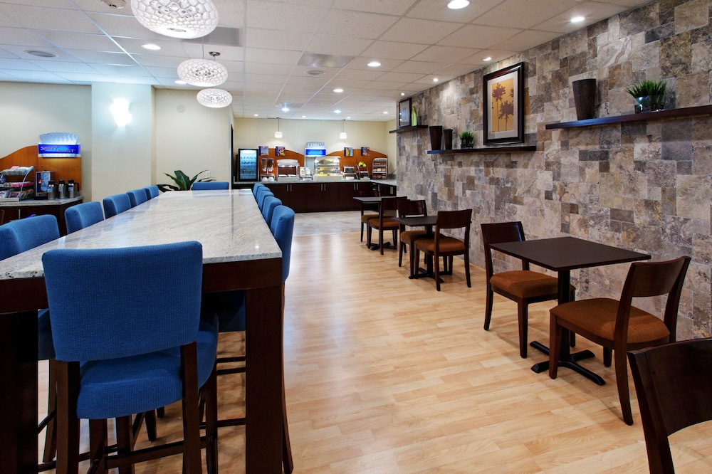 Holiday Inn Express Benicia by IHG - photo 19