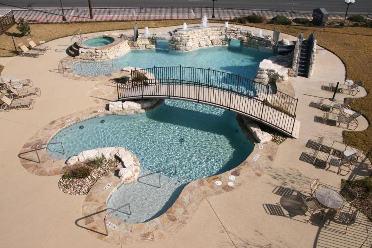 Hampton Inn & Suites Fredericksburg - photo 16