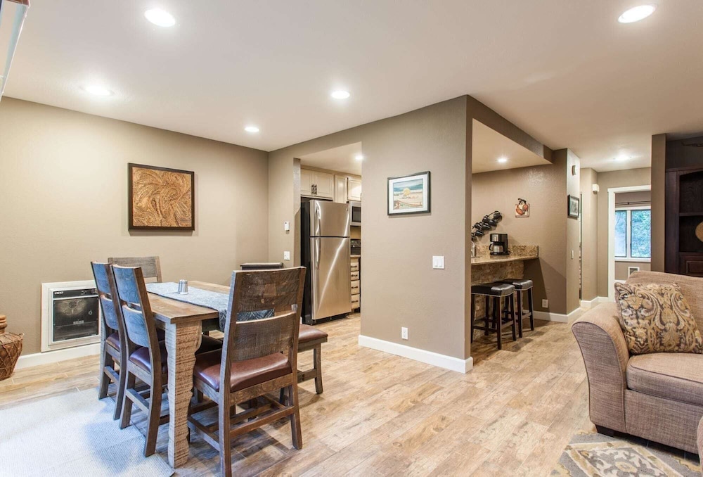 Snowcreek 405 Phase III — 4-Star Luxury Hotel in Mammoth Lakes, United States