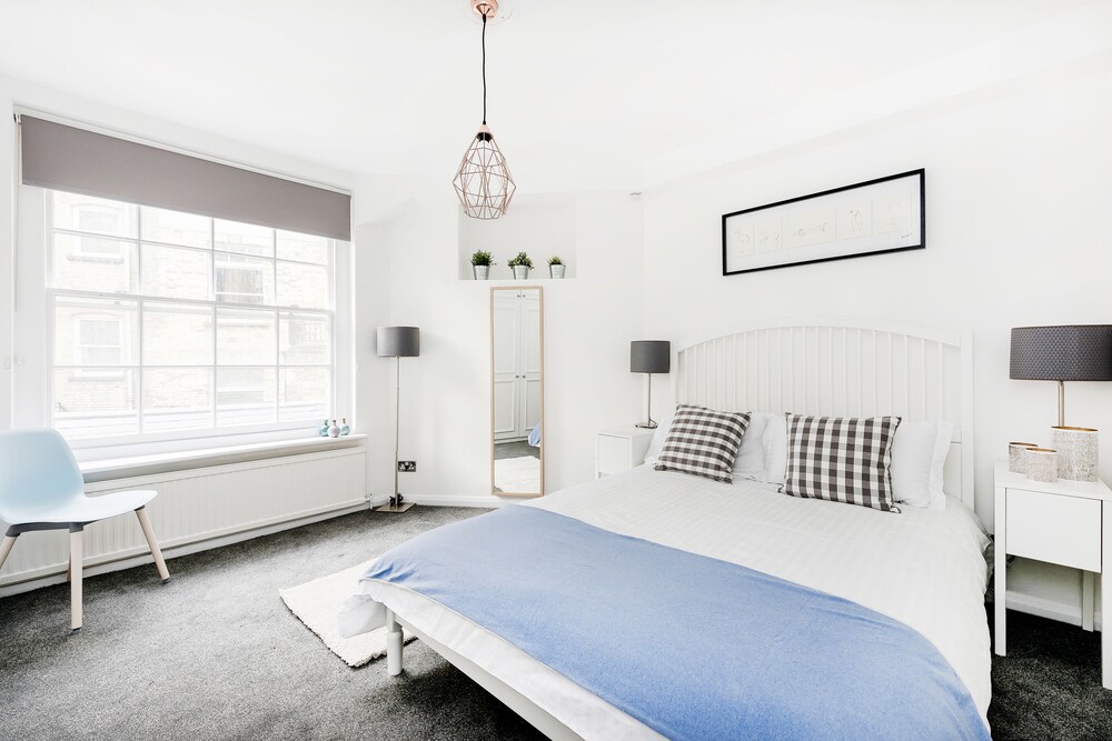 Stay At Mine Monmouth Street — 4-Star Luxury Hotel in London, United Kingdom