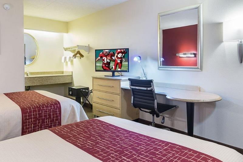 Red Roof Inn Detroit Farmington Hills - photo 8