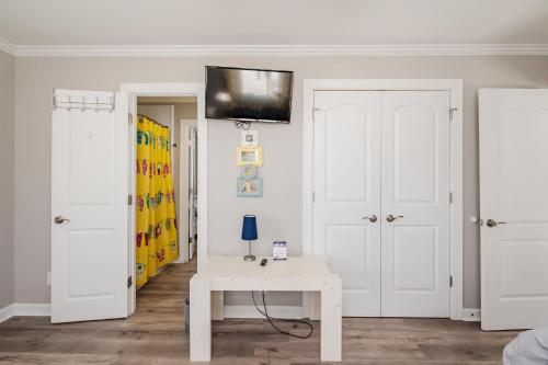 Just Beachy by Oak Island Accommodations - photo 45