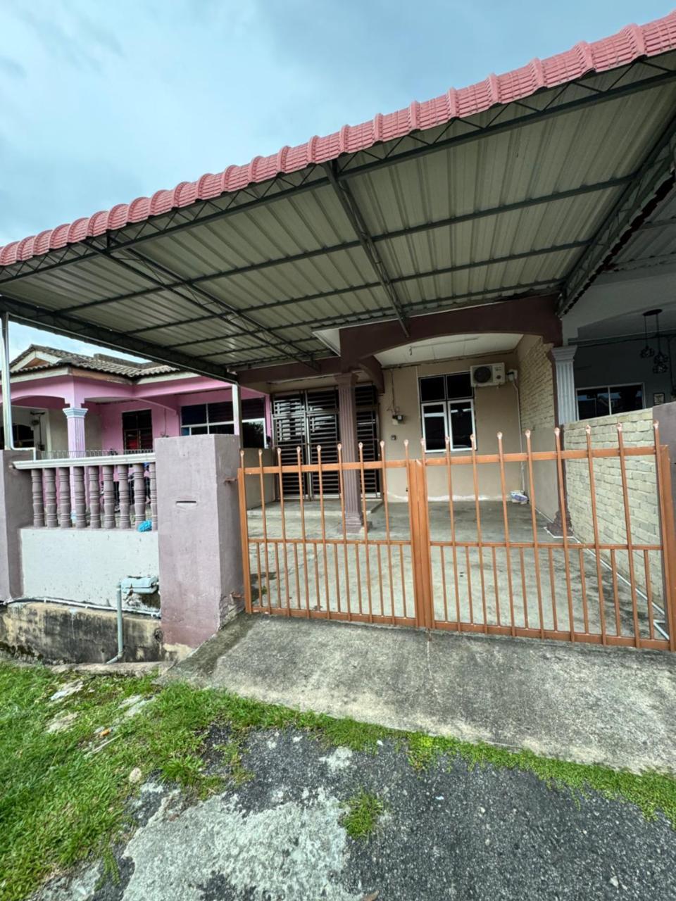 D Anggun Homestay 21328291 — Gurun