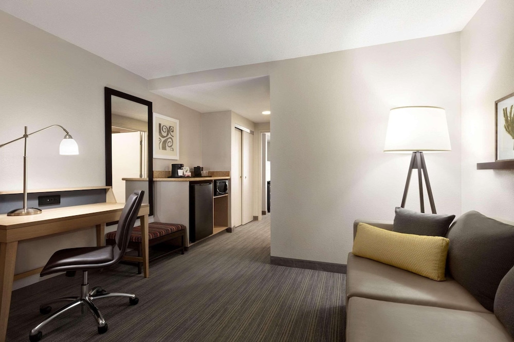 Country Inn & Suites by Radisson Washington D.C. East Capitol Heights MD - photo 12
