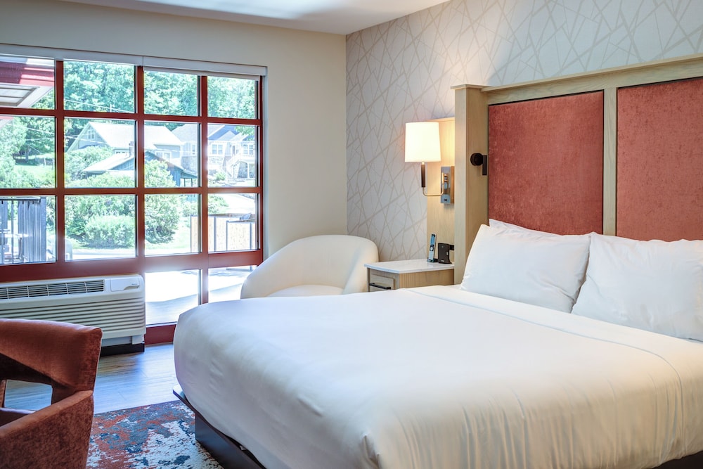 The Embers Hotel - photo 18