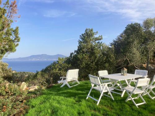 Domaine de la Coletta. Bergerie. Plage Privative - carbon neutral hotel in Unknown City