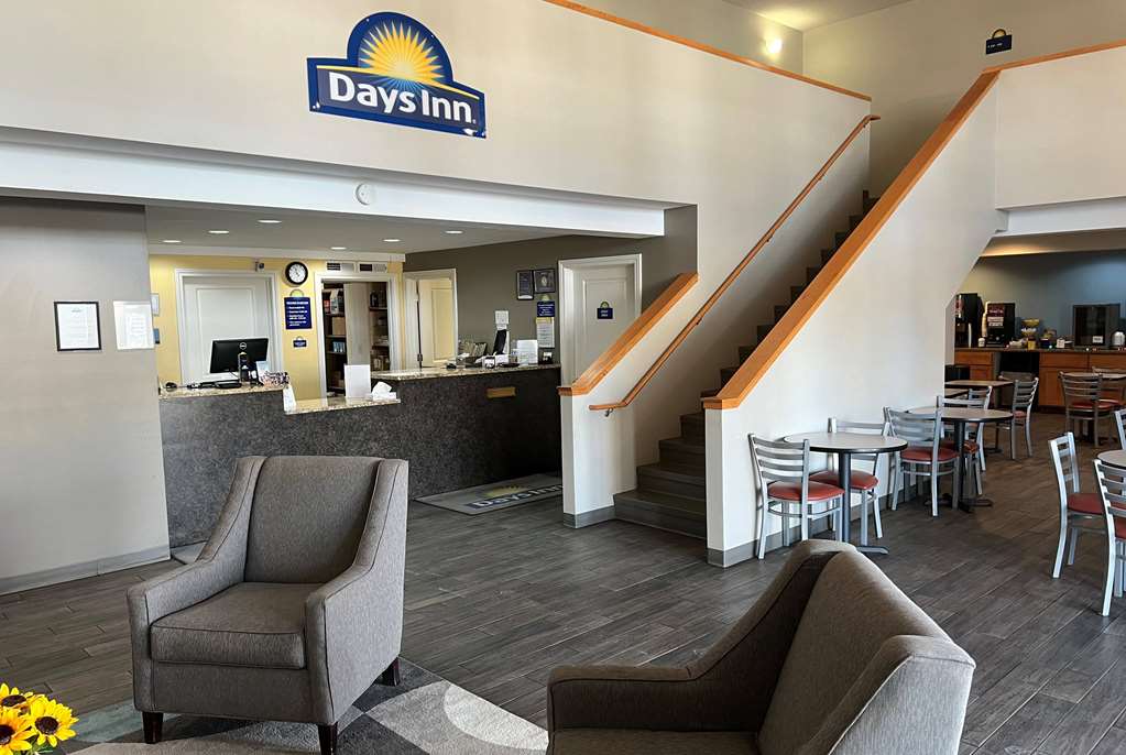 Days Inn by Wyndham Hays - photo 3