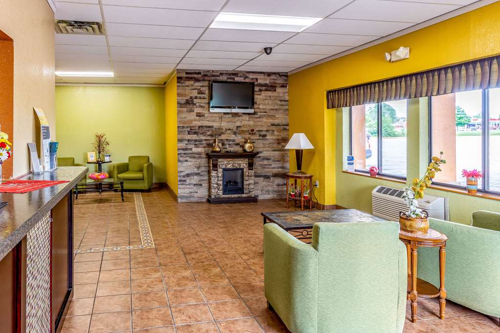 Econo Lodge Inn & Suites Newton - photo 8