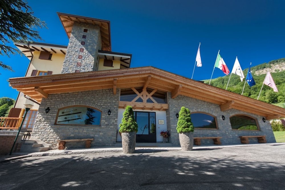 Sport Hotel Prodongo Pregola
