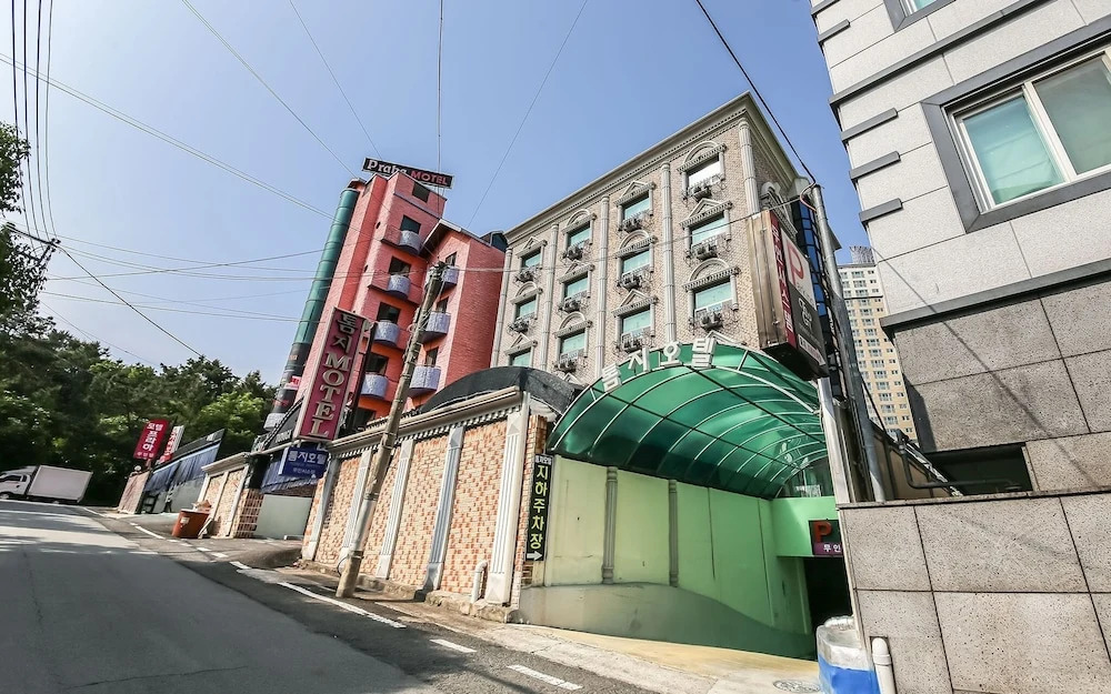 Jinju Tomji in Chinju, South Korea