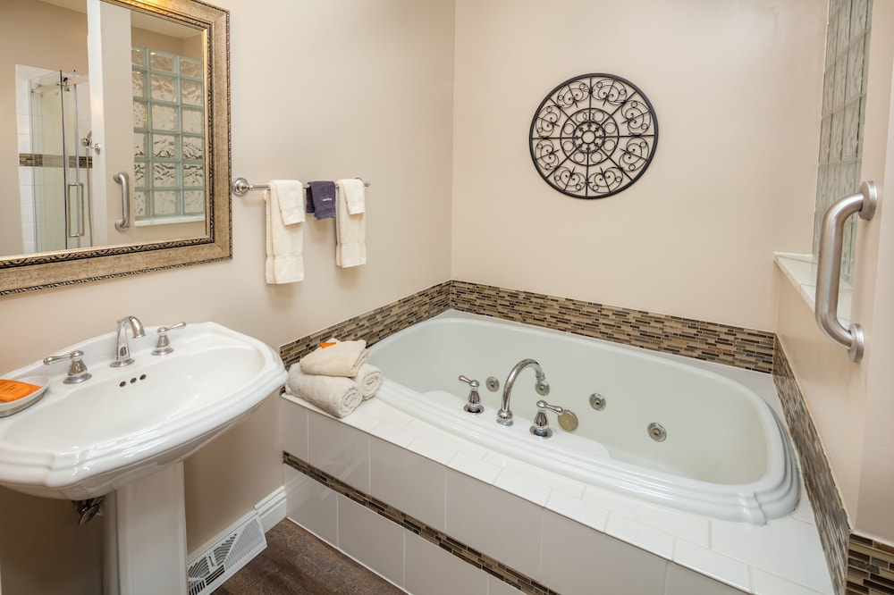 Lefevre Inn and Resort - photo 24