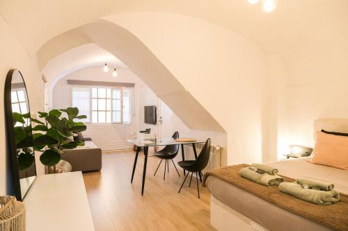 Casa Besalu Estudio En El Centro Del Pueblo — 4-Star Luxury Hotel in Besalu, Spain