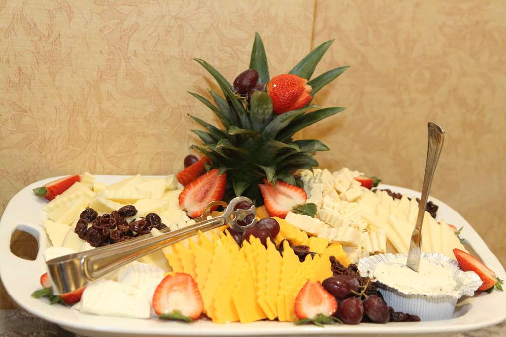 Florida Hotel & Conference Center in the Florida Mall - photo 31