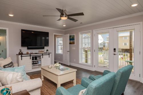 Mermaid Manor by Oak Island Accommodations - photo 28