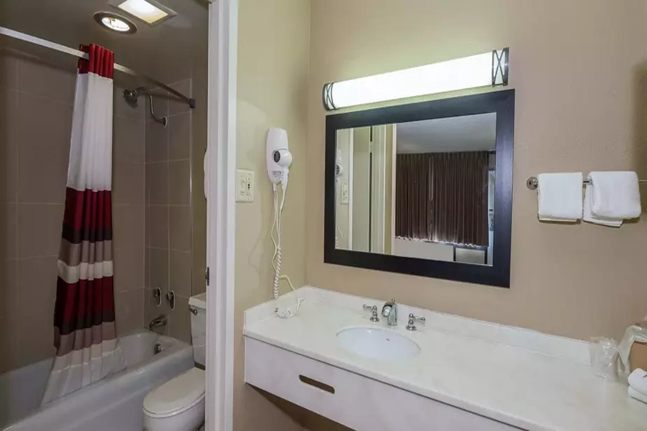 Red Roof Inn Clearfield - photo 11