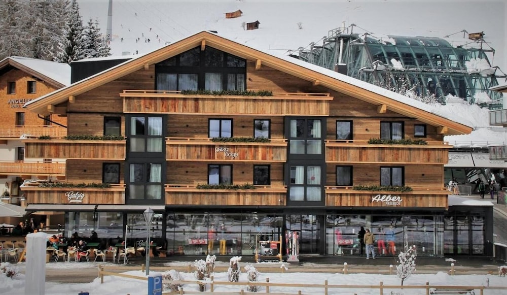 Galzig Lodge — 4-Star Luxury Hotel in St Anton Am Arlberg, Austria