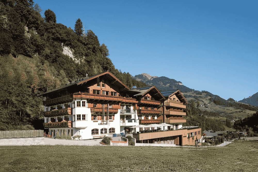 Hotel Kristall — 4-Star Luxury Hotel in Grossarl, Austria