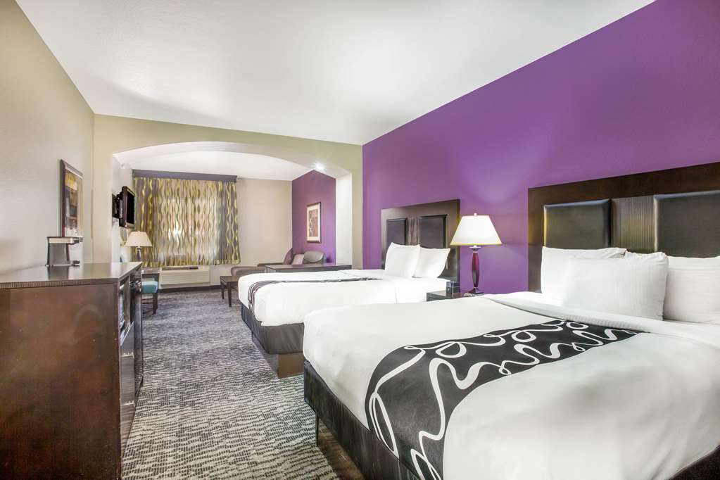 La Quinta Inn & Suites by Wyndham Kyle Austin South - photo 20