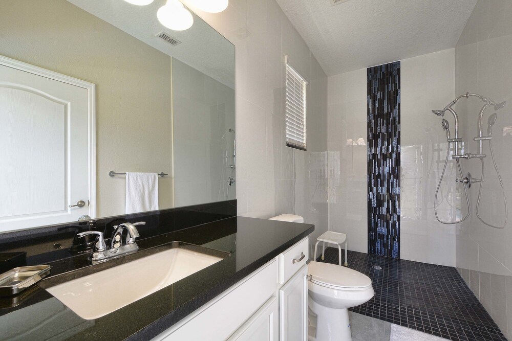 Ohana at Paradise Palms: Resort Townhome W Pool 5 Bedroom Townhouse - photo 21