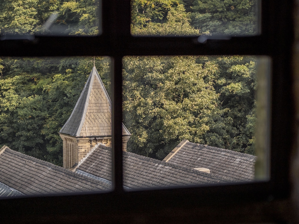 Bowers Mill Aparthotel in Halifax, United Kingdom