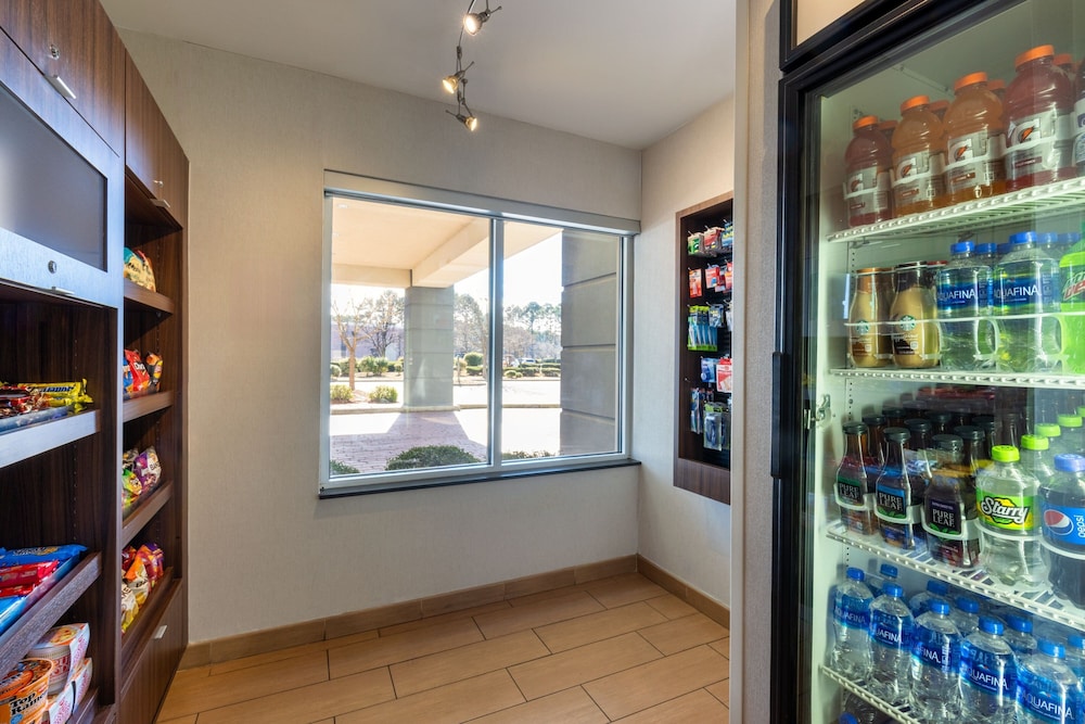Fairfield Inn & Suites by Marriott Smithfield Selma I 95 - photo 7