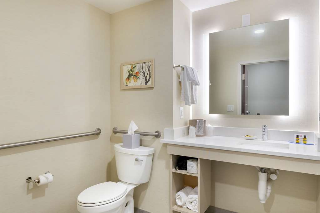 Best Western Plus Crossroads Inn & Suites - photo 21