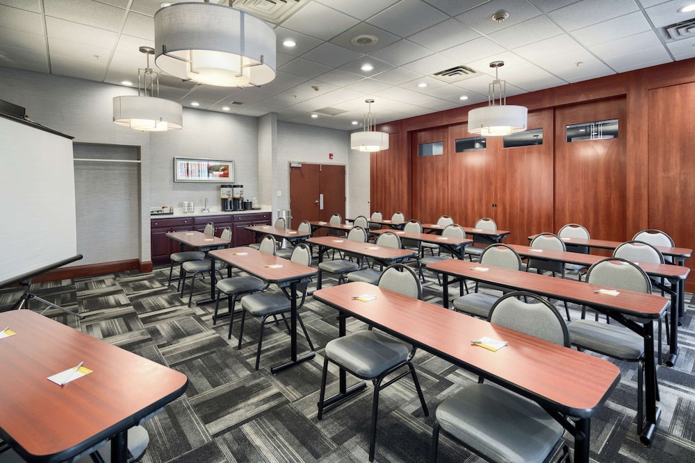 Hampton Inn Louisville Northeast - photo 35