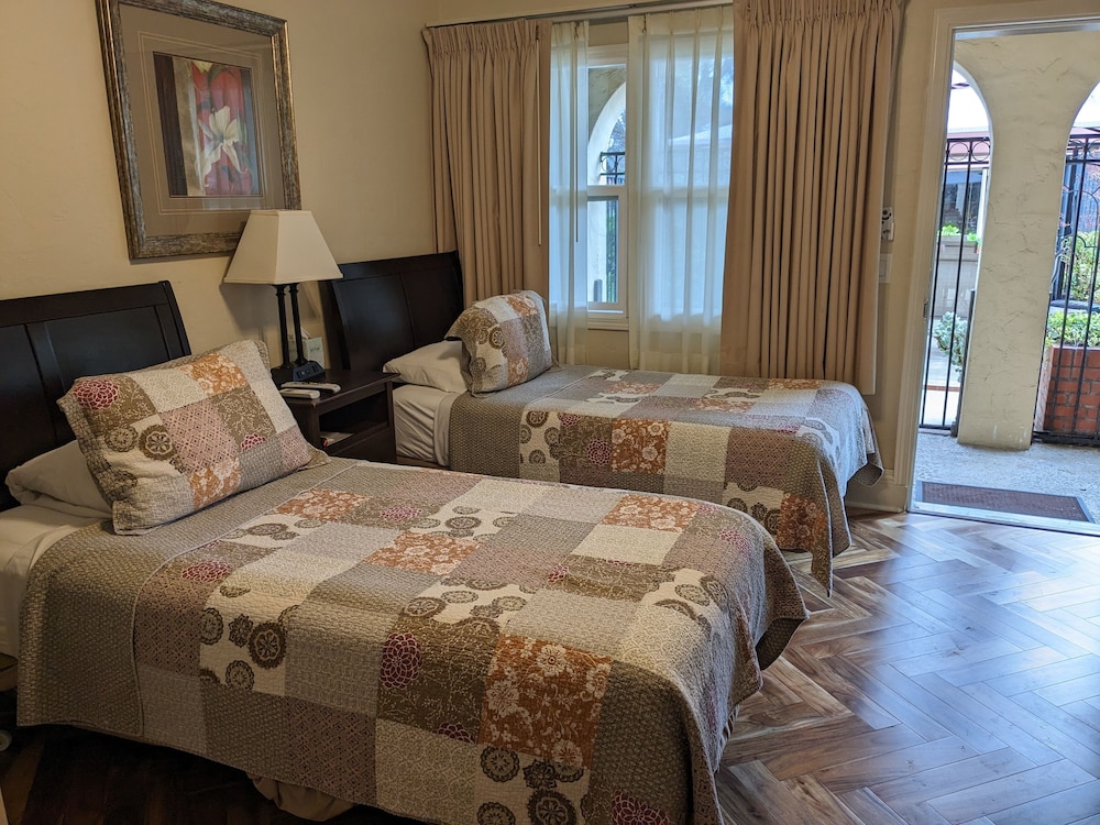 Los Gatos Garden Inn Hotel - photo 23