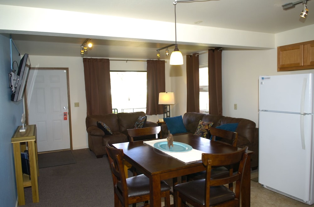 Trout Montana Motel - photo 36
