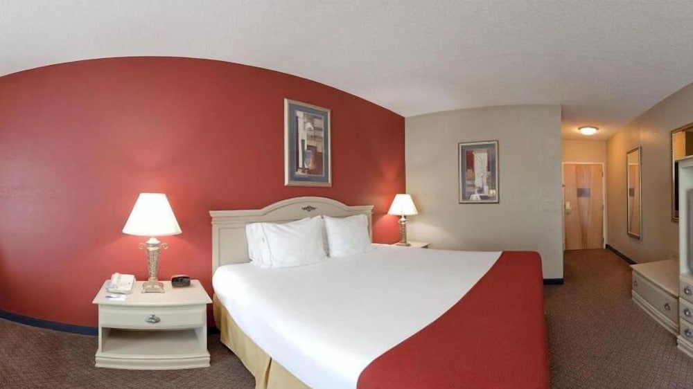 Holiday Inn Express & Suites London by IHG - photo 12