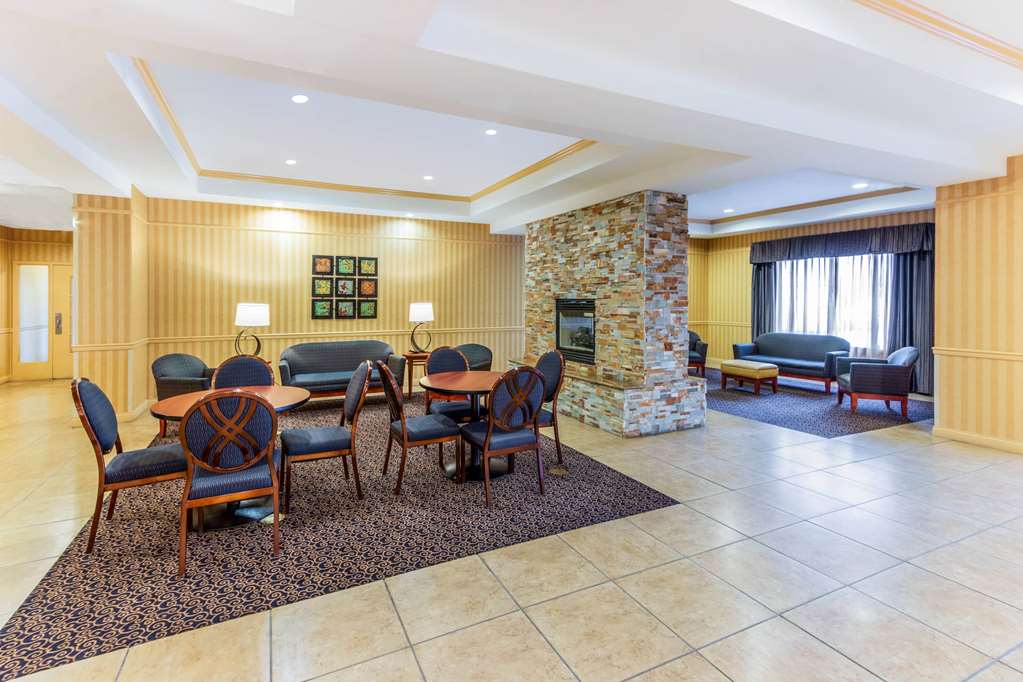 La Quinta Inn & Suites by Wyndham Hobbs - photo 5