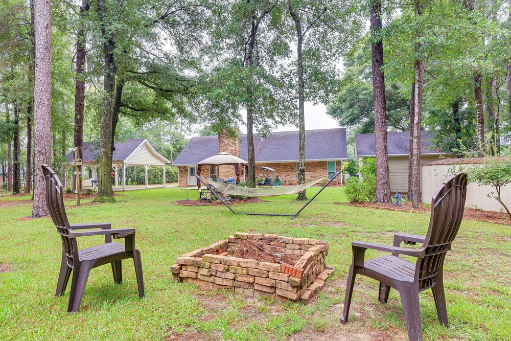 Dog friendly Alabama Retreat w Patio & Fire Pit — hotel near Mobile Regional Airport