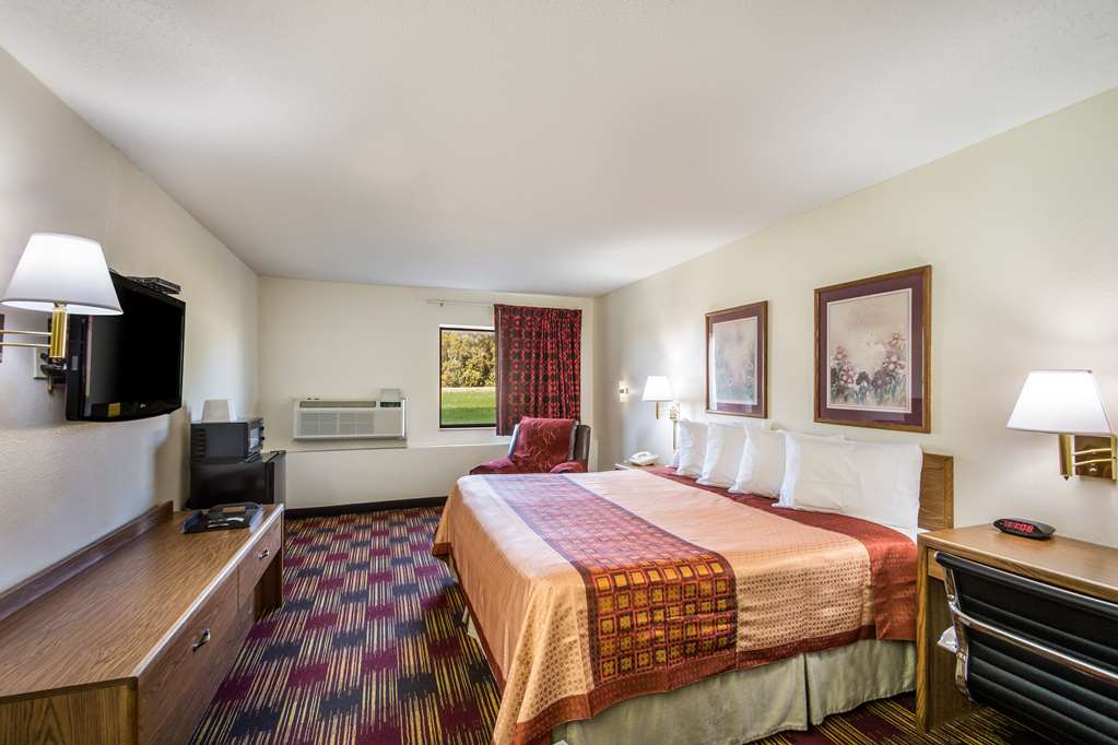 Americas Best Value Inn & Suites Harrisonville - photo 22