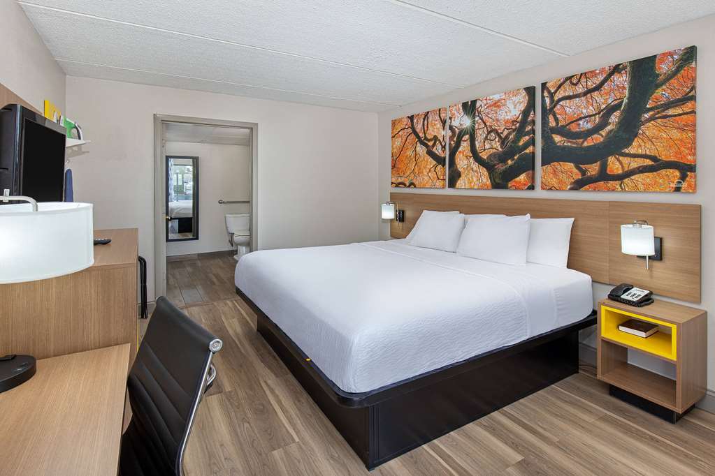 Days Inn By Wyndham Knoxville North - photo 23