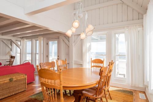 Cuddlefish by Oak Island Accommodations - photo 17