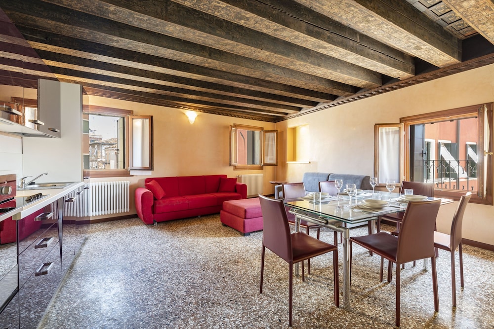 Doge Palace 1 Locz — 4-Star Luxury Hotel in Venice, Italy