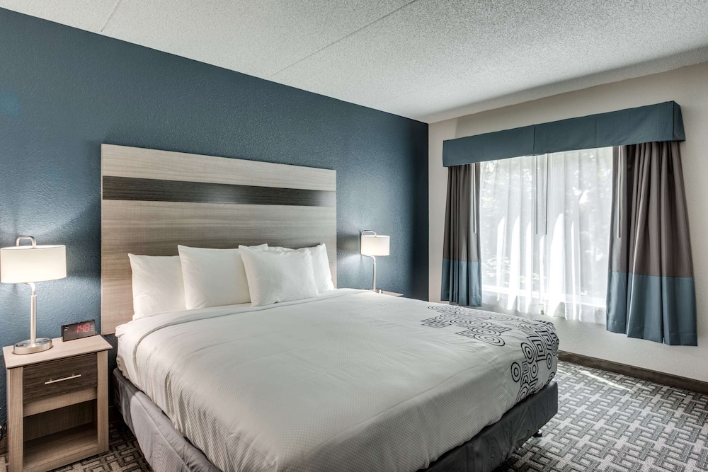 Days Inn & Suites by Wyndham Spokane - photo 21