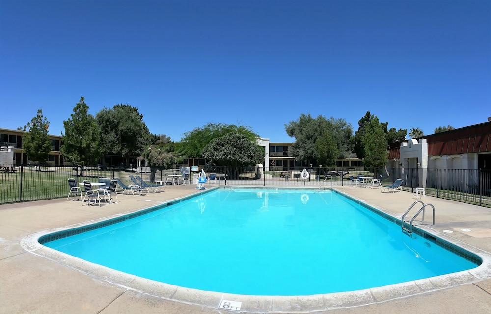 Quality Inn Barstow Route 66 - photo 32